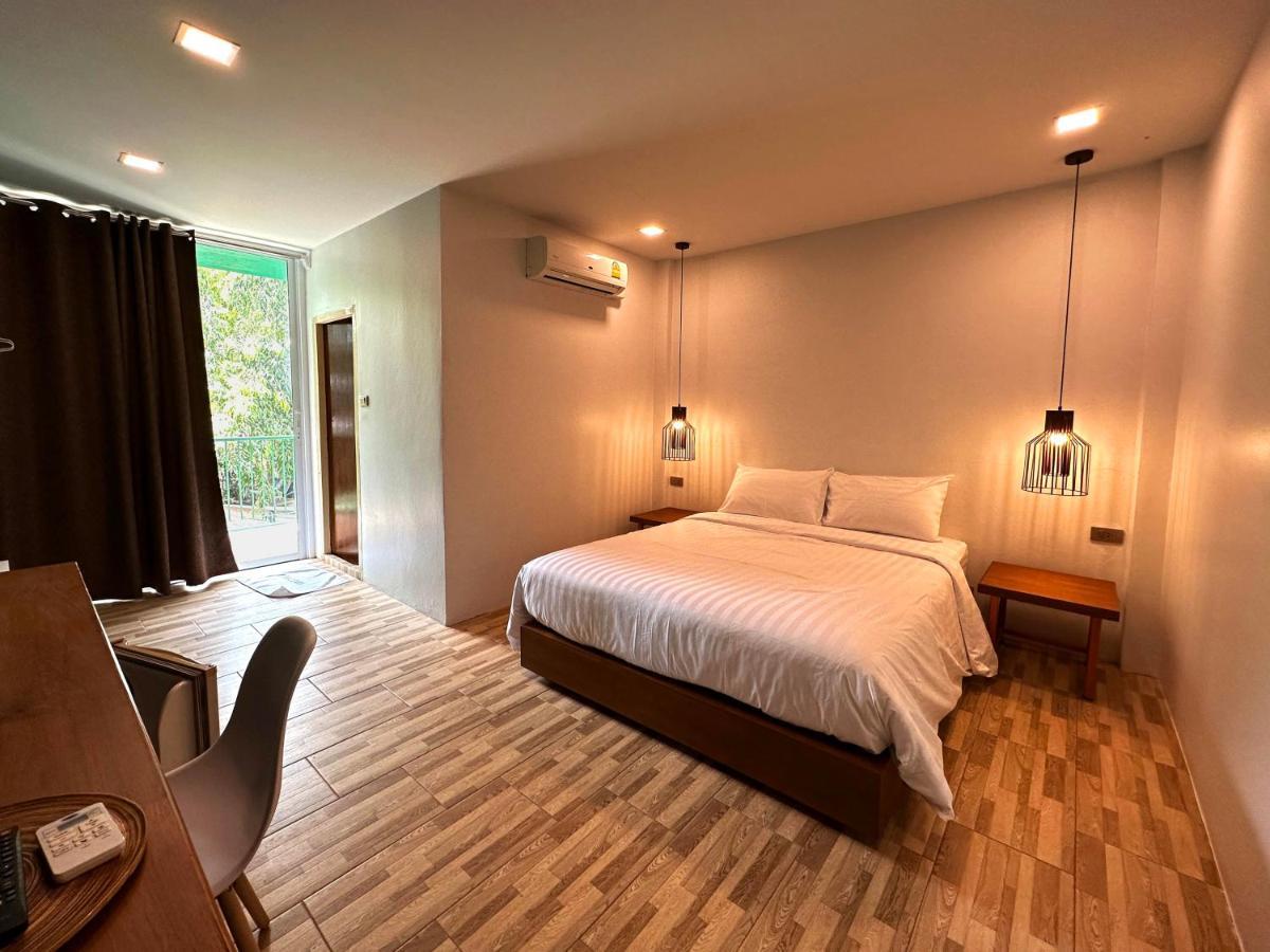 Plernpetch Hotel Surat Thani Zewnętrze zdjęcie