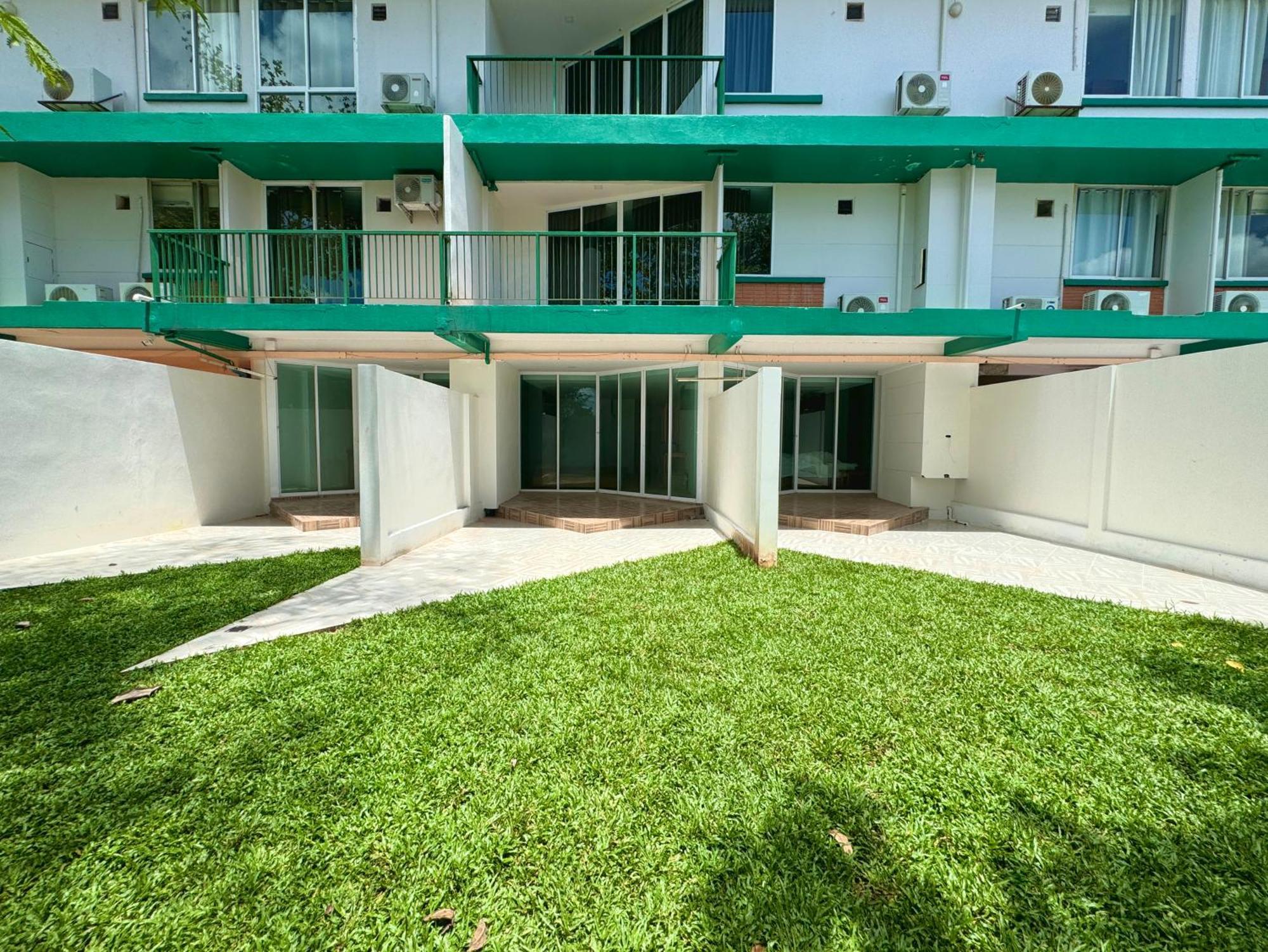 Plernpetch Hotel Surat Thani Zewnętrze zdjęcie