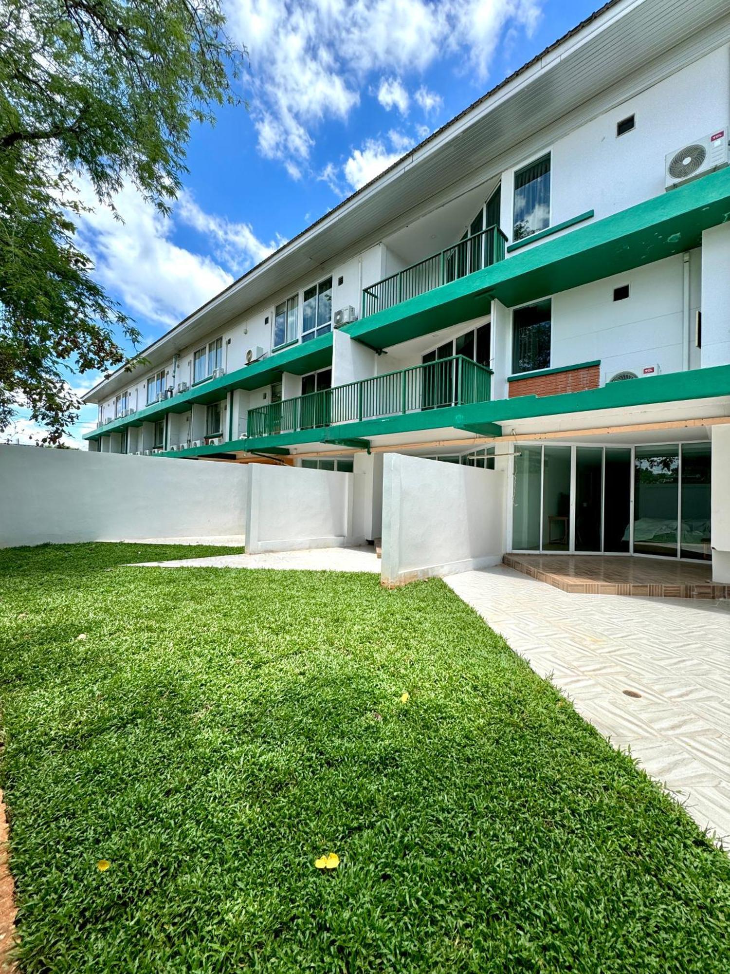 Plernpetch Hotel Surat Thani Zewnętrze zdjęcie
