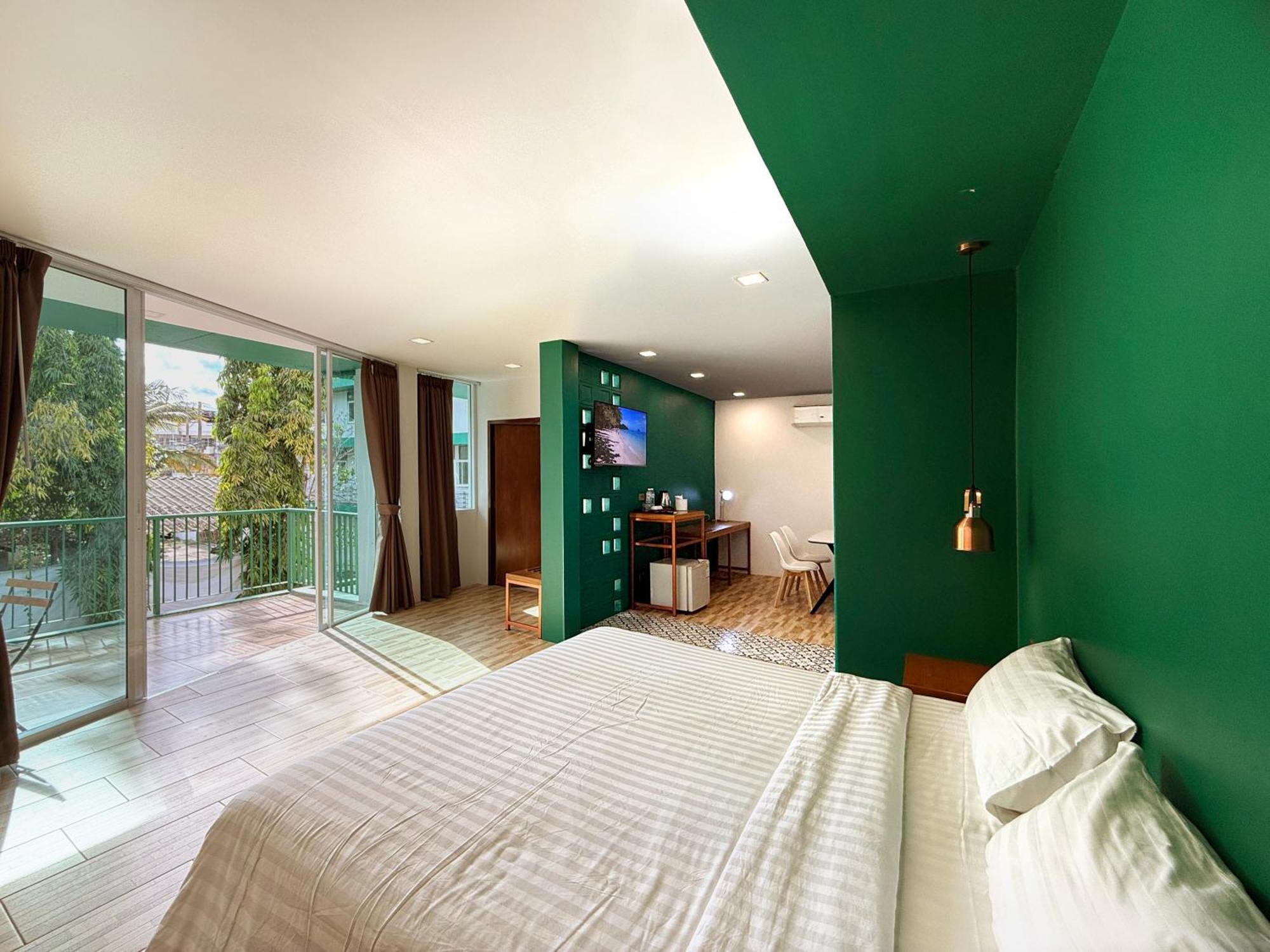 Plernpetch Hotel Surat Thani Zewnętrze zdjęcie