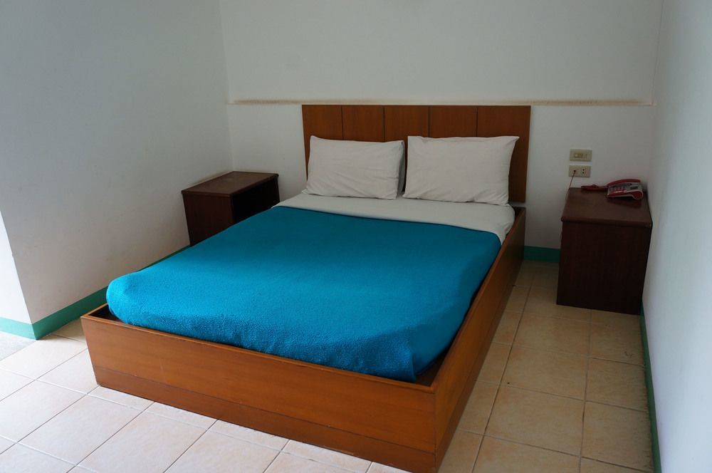 Plernpetch Hotel Surat Thani Zewnętrze zdjęcie